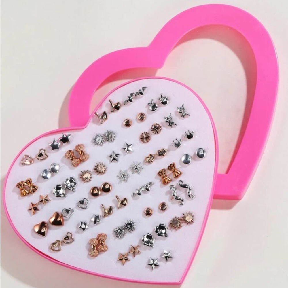 Stud earrings 36 pair ♥️ heart case. Resell, girls, teens.